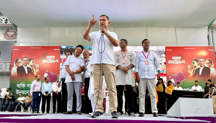 একটি মহল রাজনীতির নামে বিভ্রান্তি ছড়াচ্ছে, সতর্ক থাকুন : প্রধানমন্ত্রী