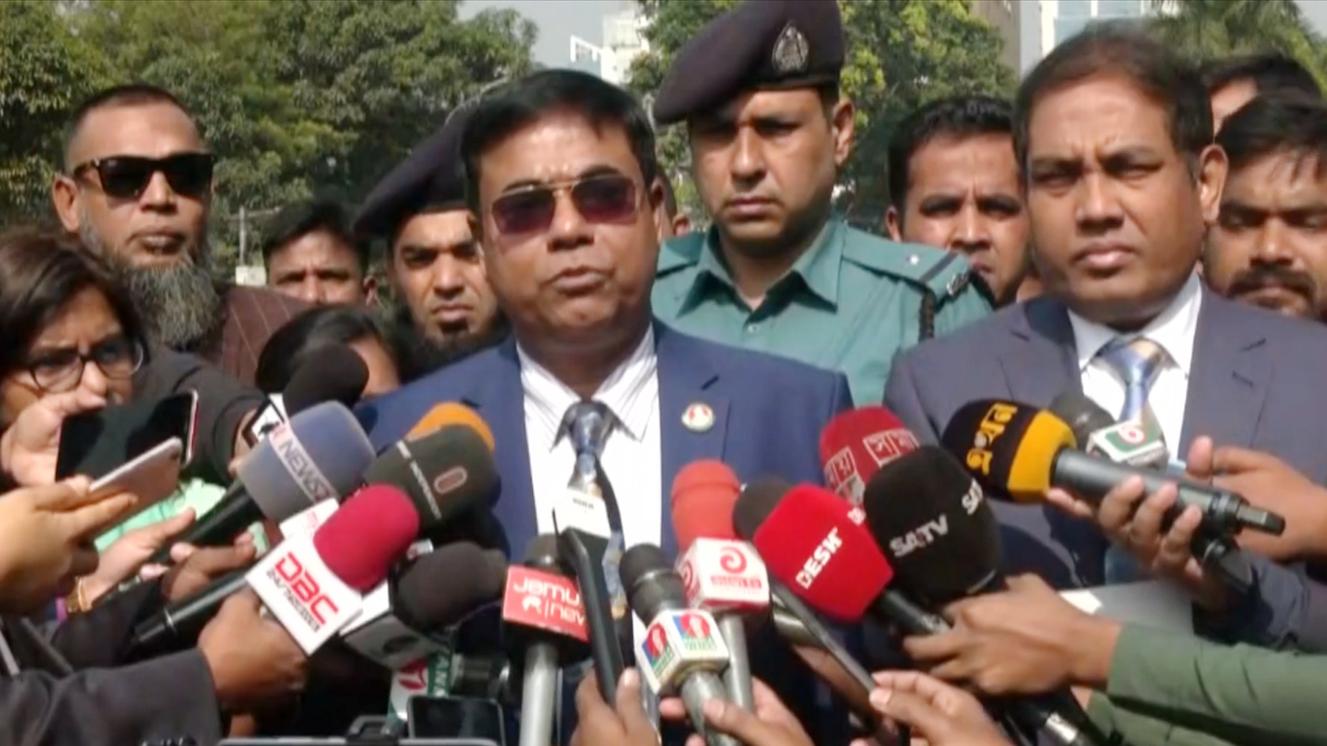 নির্বাচনে সেনা মোতায়েনের সম্মতি দিয়েছেন রাষ্ট্রপত...