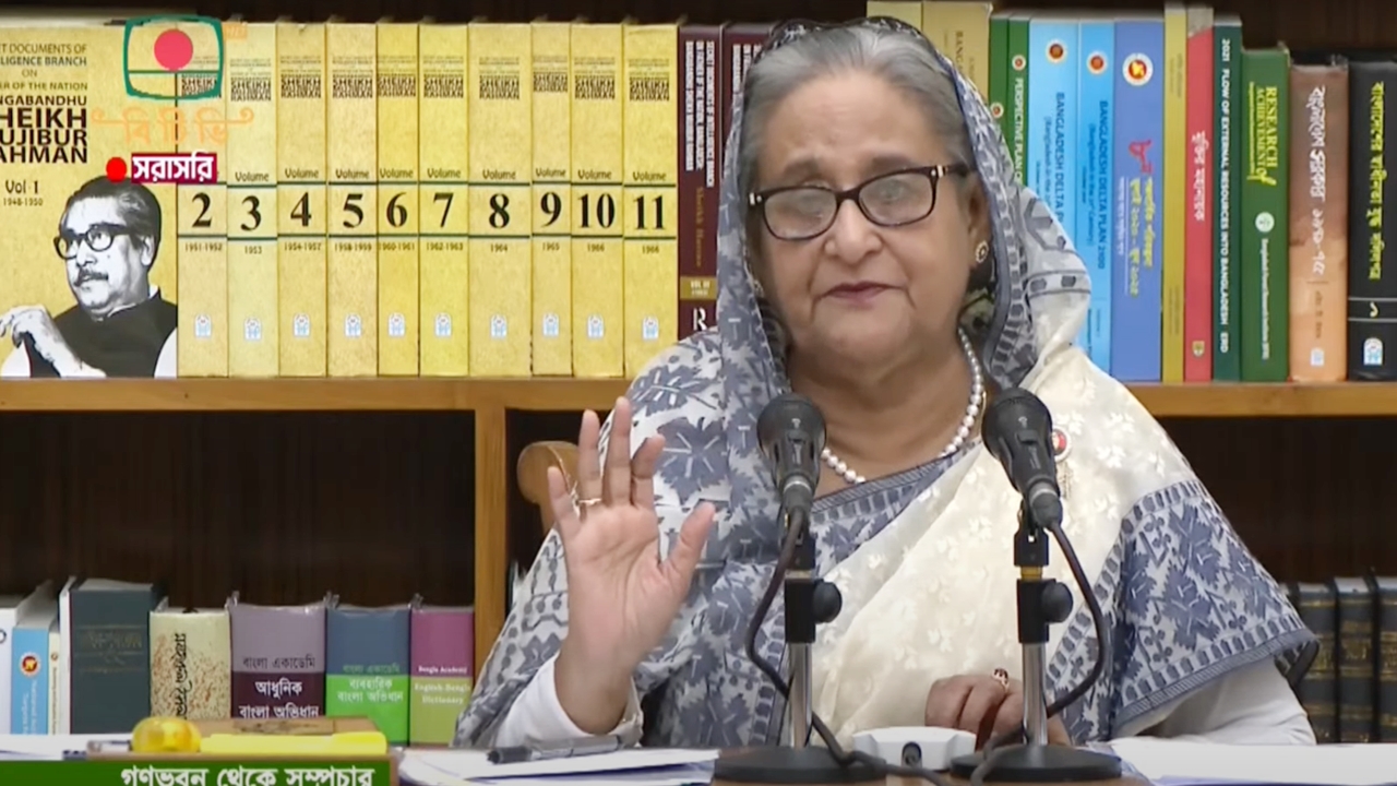 যাদের বাস পুড়িয়েছে তাদের সহায়তা করা হবে : শেখ হাসিনা